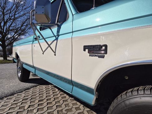 Used 1997 Ford F250 2WD Regular Cab Heavy Duty image 12