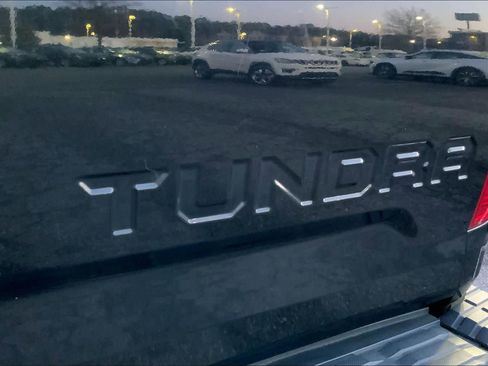 Used 2015 Toyota Tundra SR5 image 9