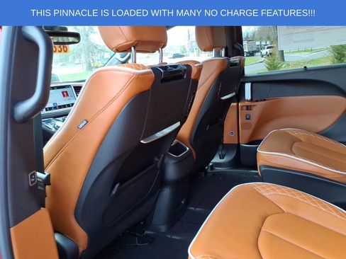 New 2026 Chrysler Pacifica Pinnacle image 13