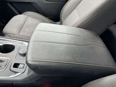 Used 2020 Chevrolet Traverse LT image 21