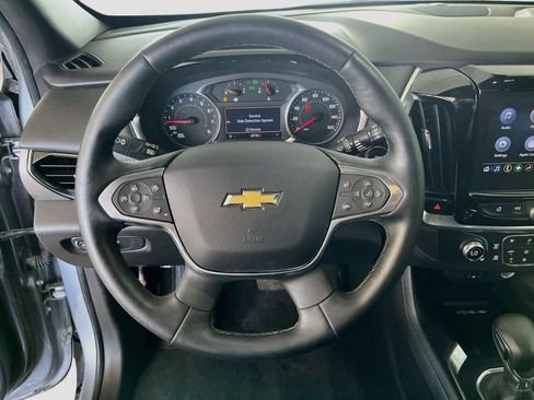 Used 2023 Chevrolet Traverse LT FWD image 11