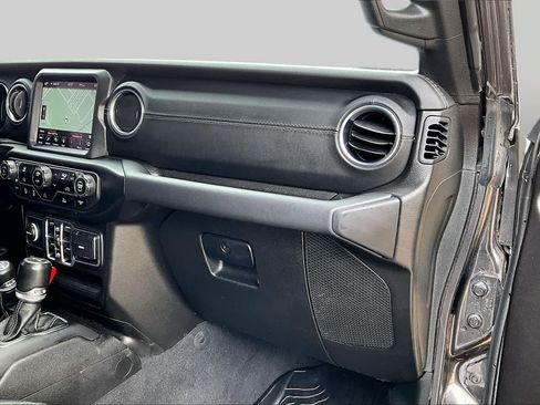 Used 2021 Jeep Gladiator Overland AWD/4WD image 19