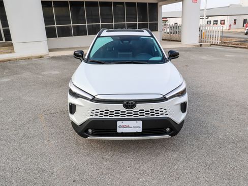 Used 2026 Toyota Corolla Cross XSE w/ Convenience Package image 4