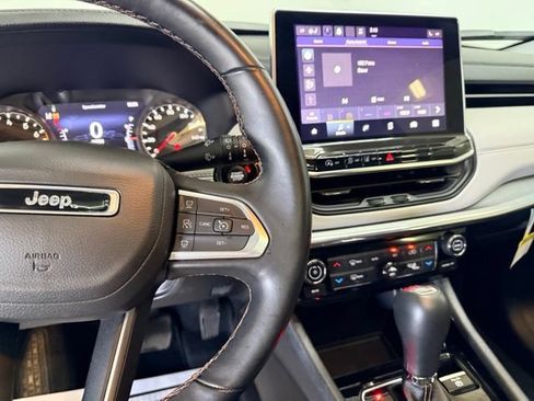 Certified 2022 Jeep Compass Limited w/ Sun and Sound Group AWD/4WD image 27