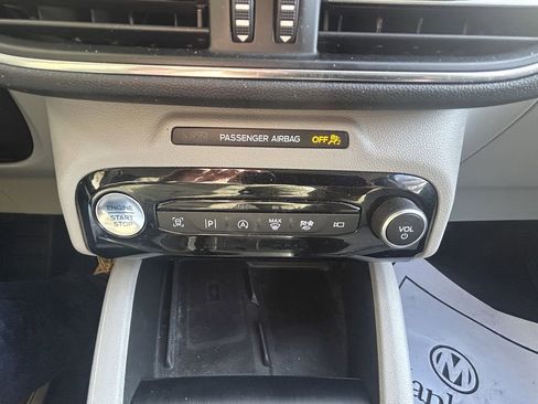 Used 2023 Ford Escape Platinum AWD/4WD image 18