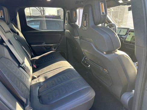 Used 2022 Rivian R1T Launch Edition image 6