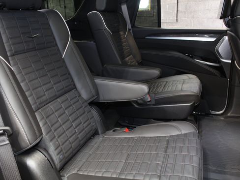 Used 2026 Cadillac Escalade V w/ LPO, ONYX Package AWD/4WD image 61