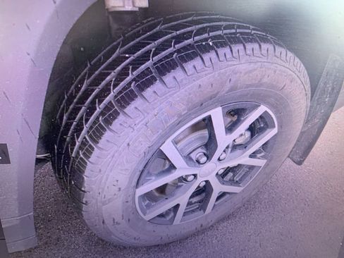 Used 2023 Jeep Grand Cherokee L Limited image 10