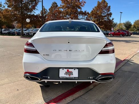 Used 2025 Genesis G70 2.5T image 7
