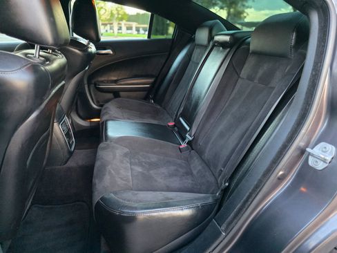 Used 2017 Dodge Charger R/T Scat Pack RWD image 11