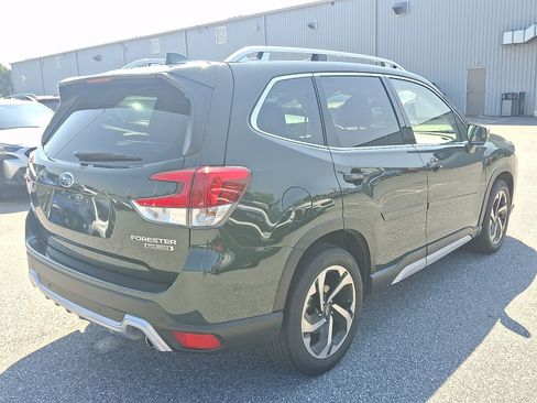 Certified 2023 Subaru Forester Touring AWD/4WD image 4