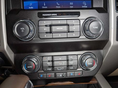 Used 2019 Ford F150 Lariat w/ Equipment Group 501A Mid AWD/4WD image 30