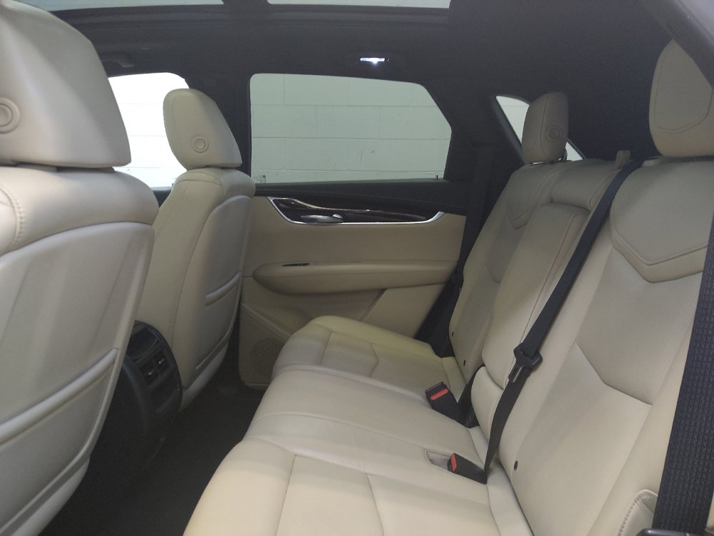 Used 2018 Cadillac XT5 Luxury w/ Driver Awareness Package FWD image 18