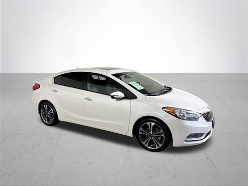 Used 2015 Kia Forte EX w/ Premium Package FWD image 4