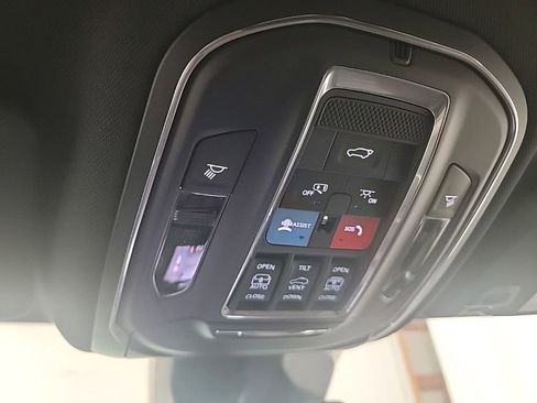 New 2025 Jeep Grand Cherokee L Limited w/ Luxury Tech Group II AWD/4WD image 23