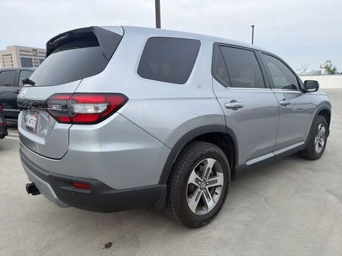 Used 2024 Honda Pilot EX-L image 2