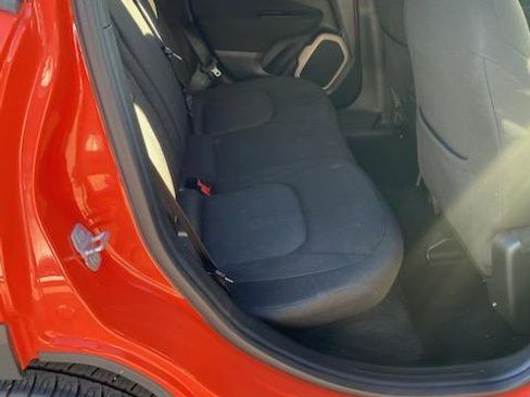 Used 2015 Jeep Renegade Latitude image 4