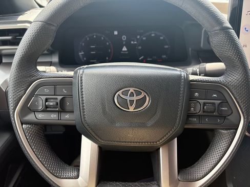 Used 2024 Toyota Tacoma TRD Sport AWD/4WD image 7