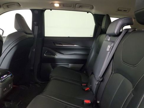 Used 2023 INFINITI QX60 Sensory w/ Cargo Package image 12