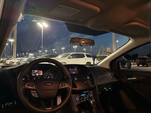 Used 2016 Ford Focus SE FWD image 33