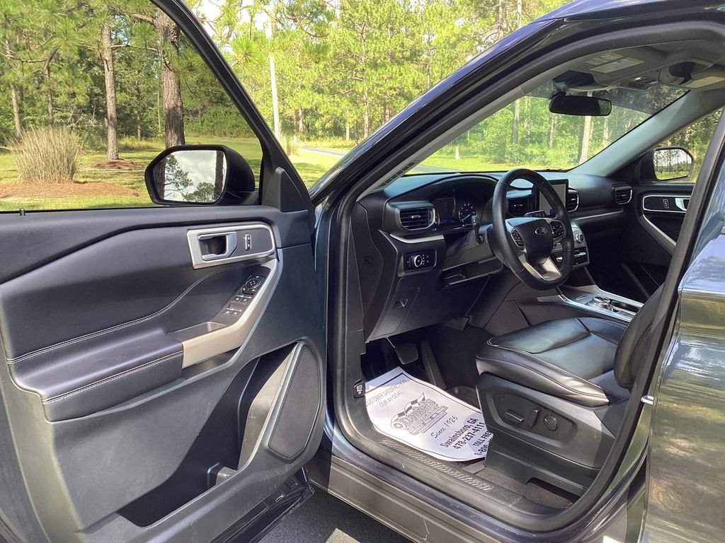 Used 2023 Ford Explorer XLT RWD image 10