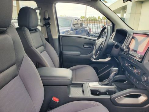 Used 2022 Nissan Frontier SV image 33