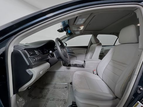 Used 2017 Toyota Camry XLE image 15