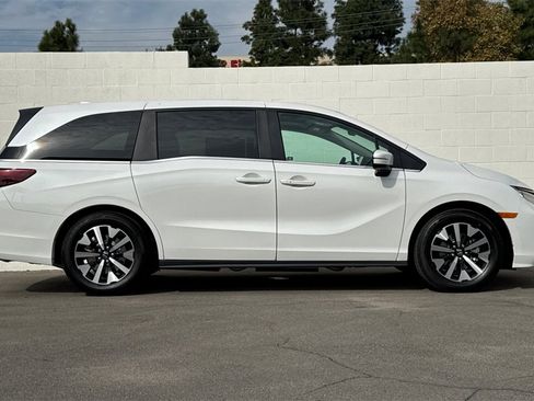 New 2026 Honda Odyssey EX-L image 3