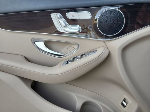 Certified 2019 Mercedes-Benz GLC 300 4MATIC image 22