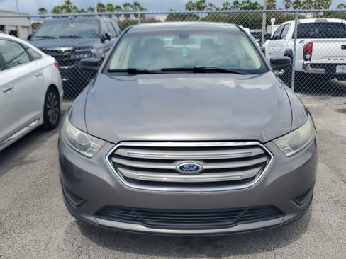 Used 2014 Ford Taurus SE FWD image 2