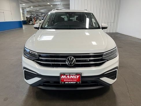 Used 2024 Volkswagen Tiguan SE FWD image 8