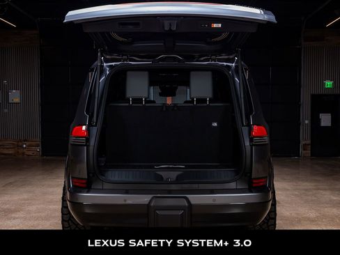 Used 2025 Lexus GX 550 image 9