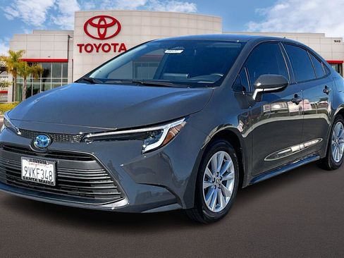 Certified 2025 Toyota Corolla LE image 11