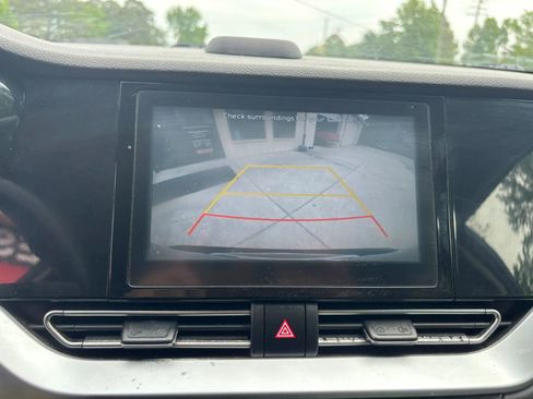 Used 2020 Kia Niro LX FWD image 16