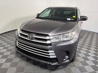 Used 2019 Toyota Highlander XLE FWD video 2