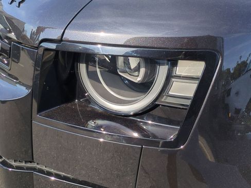 New 2026 Land Rover Defender 110 X-Dynamic SE image 10