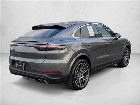 Used 2020 Porsche Cayenne S image 5