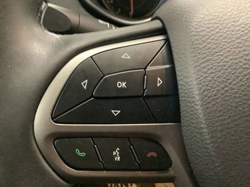 Used 2019 Jeep Cherokee Limited AWD/4WD image 14