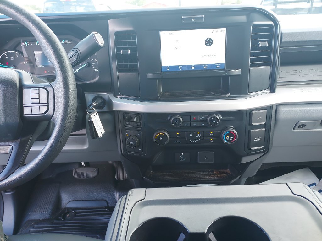 Used 2025 Ford F550 4x4 Crew Cab Super Duty image 20