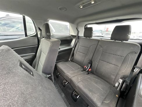 Used 2019 GMC Acadia SLE image 22