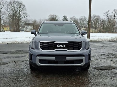 Certified 2023 Kia Telluride S image 2