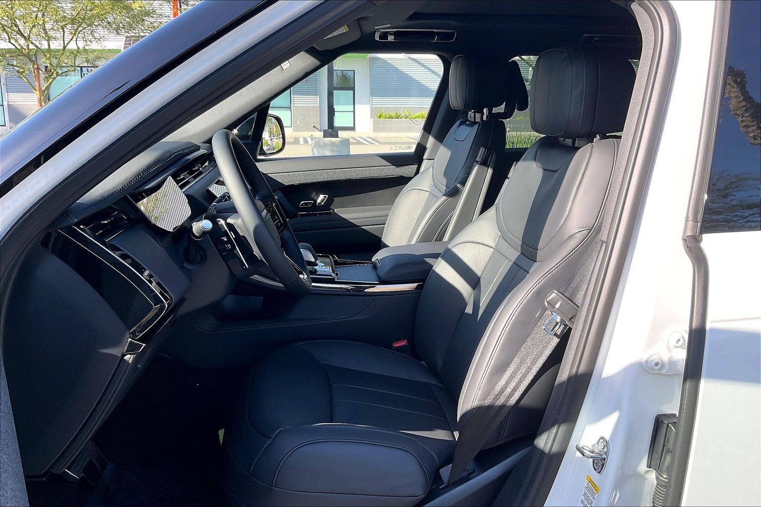 New 2027 Land Rover Range Rover Sport Dynamic SE AWD/4WD image 16