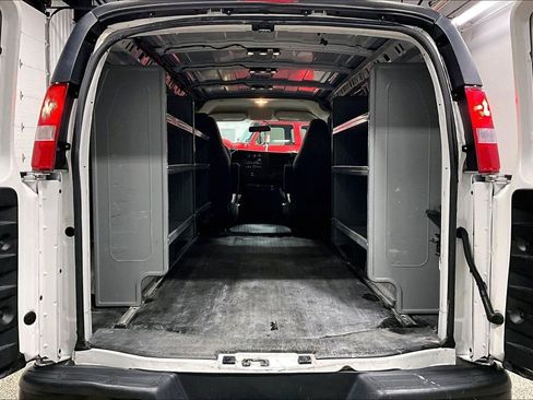 Used 2017 Chevrolet Express 2500 image 7