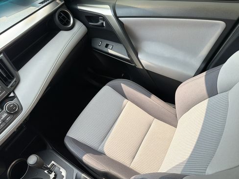 Used 2015 Toyota RAV4 XLE FWD image 11