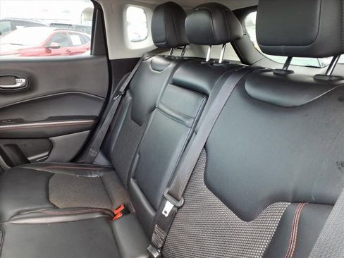 Used 2018 Jeep Compass Trailhawk w/ Cold Weather Group AWD/4WD image 11