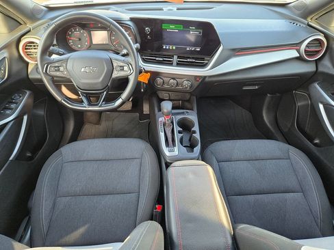 Used 2024 Chevrolet Trax RS w/ Driver Confidence Package FWD image 9