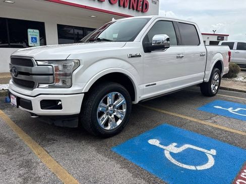 Used 2018 Ford F150 Platinum w/ Equipment Group 701A Luxury AWD/4WD image 3