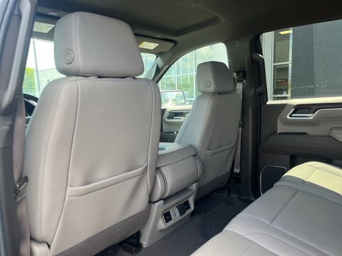 Used 2025 GMC Sierra 1500 SLT AWD/4WD image 39