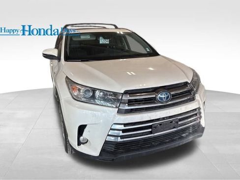 Used 2017 Toyota Highlander Limited Platinum image 6