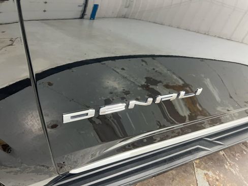 Used 2025 GMC Yukon XL Denali AWD/4WD image 27